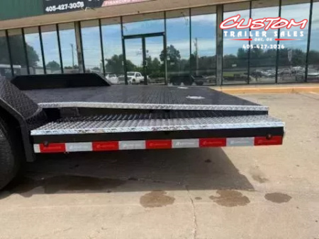 New #001840 2026 LOAD TRAIL CZ 20 X 83 TANDEM AXLE 7K STEEL FLOOR CAR HAULER W/ ALUMINUM TRIM PACKAGE