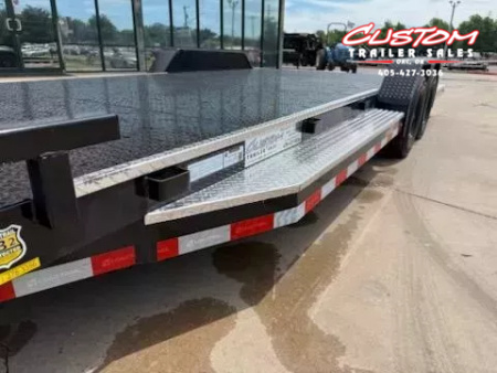 New #001840 2026 LOAD TRAIL CZ 20 X 83 TANDEM AXLE 7K STEEL FLOOR CAR HAULER W/ ALUMINUM TRIM PACKAGE