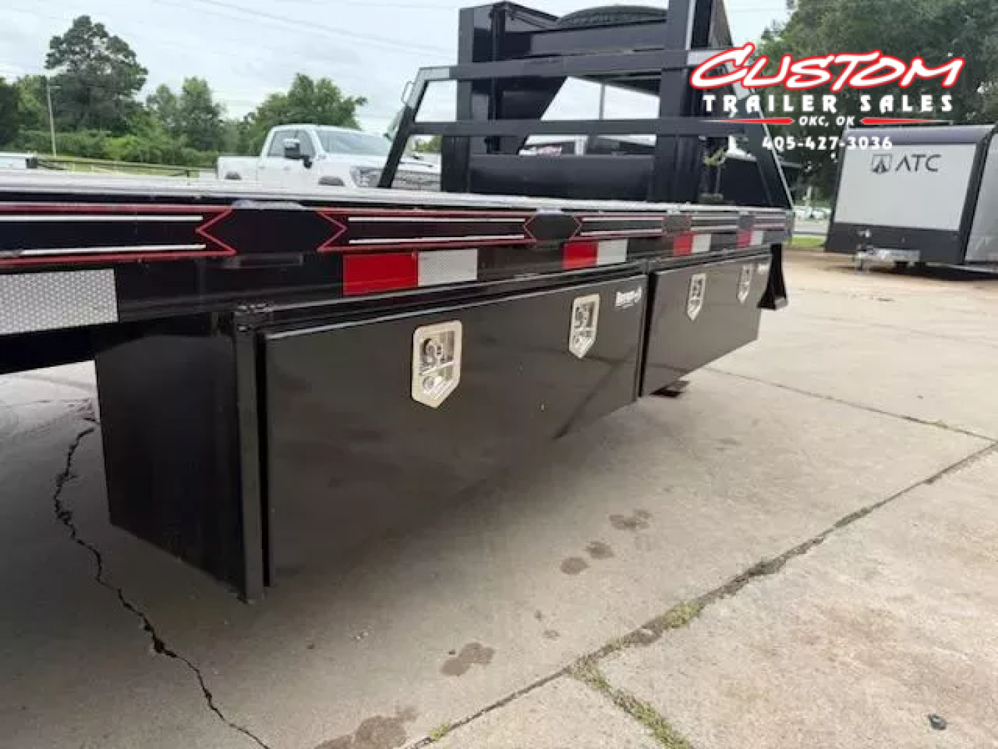 Used #033635 USED 2023 DIAMOND T DTF 40 X 102 DUAL TANDEM 20K STRAIGHT DECK GOOSENECK