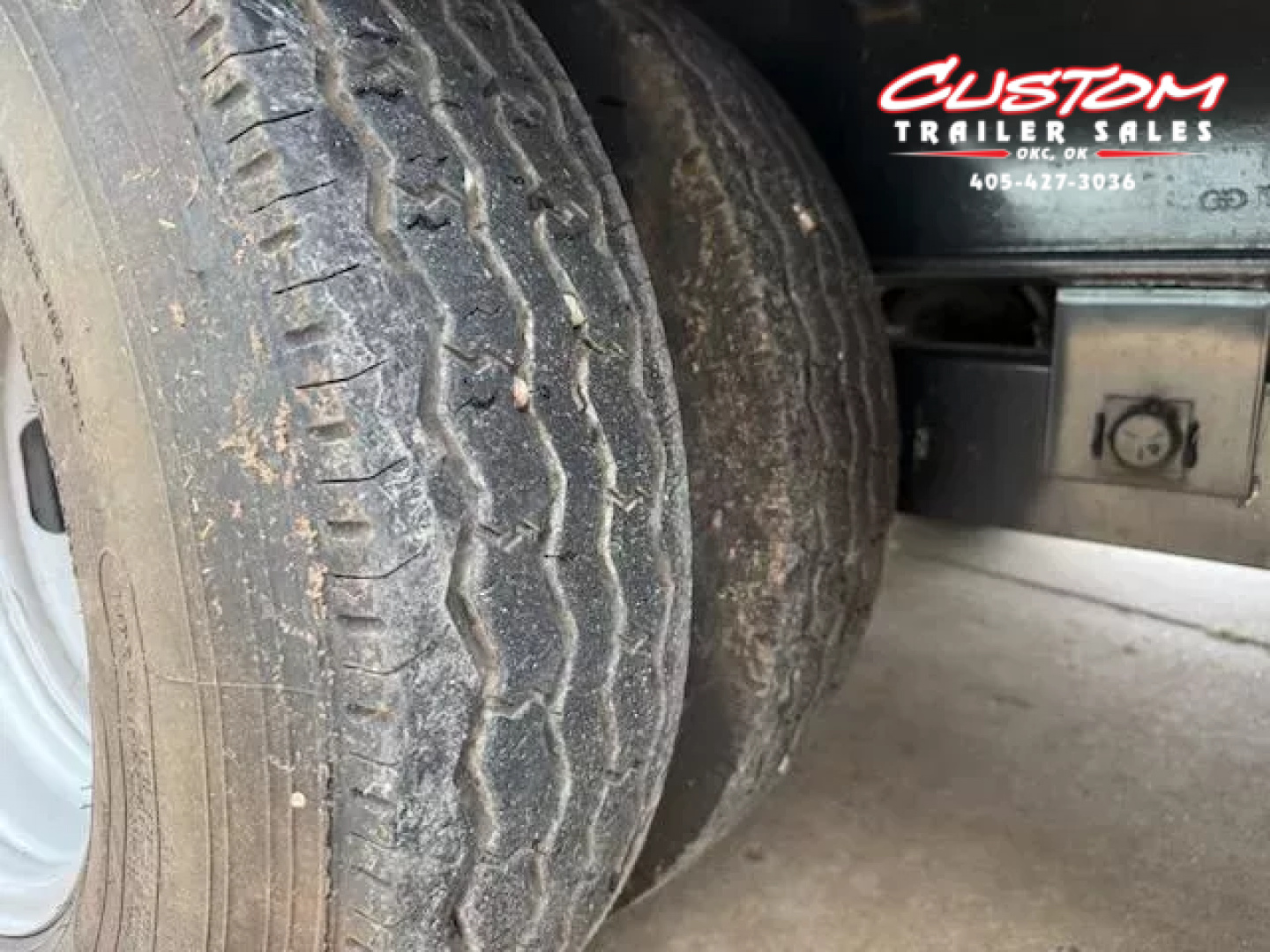 Used #033635 USED 2023 DIAMOND T DTF 40 X 102 DUAL TANDEM 20K STRAIGHT DECK GOOSENECK