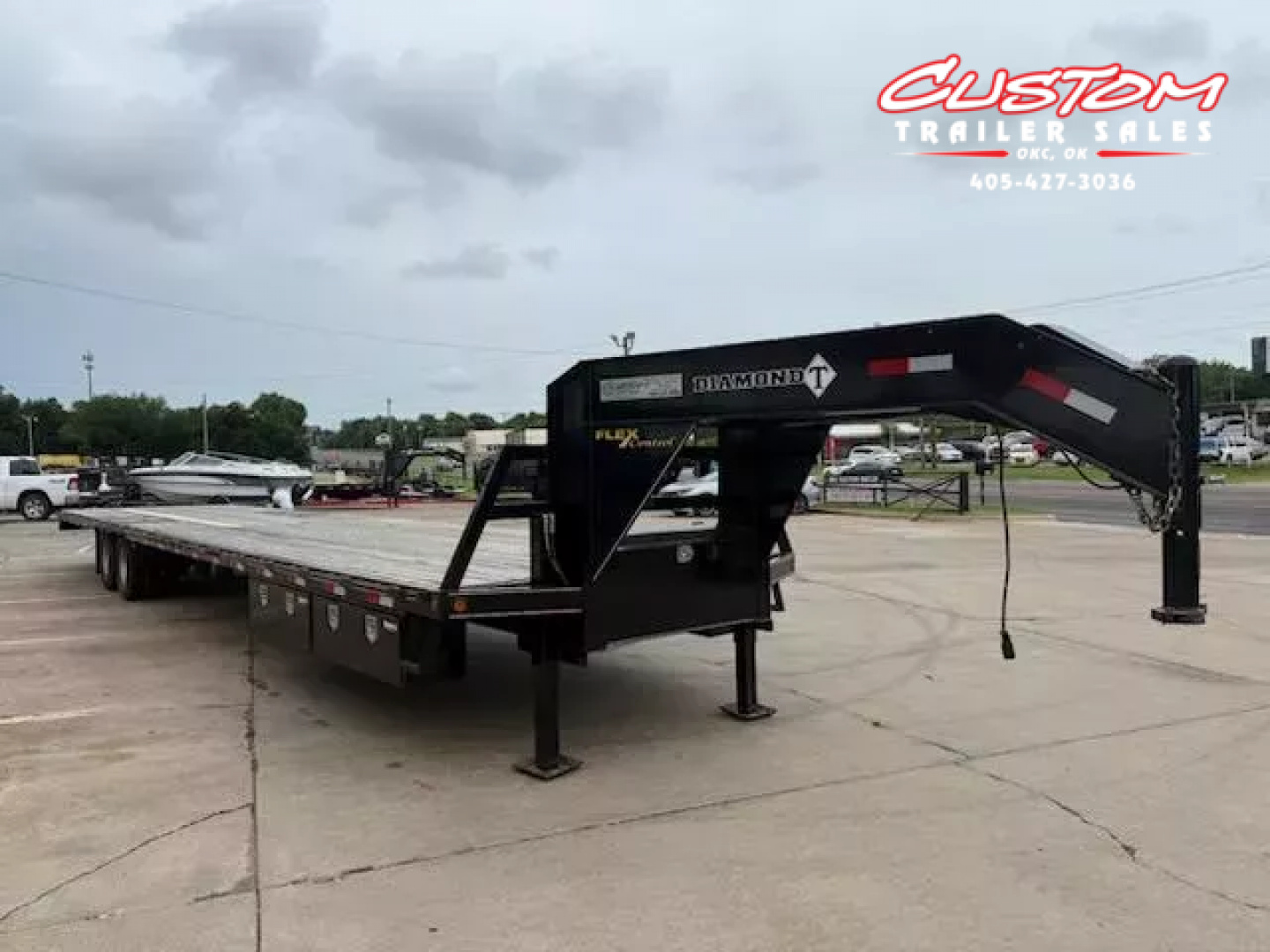 Used #033635 USED 2023 DIAMOND T DTF 40 X 102 DUAL TANDEM 20K STRAIGHT DECK GOOSENECK