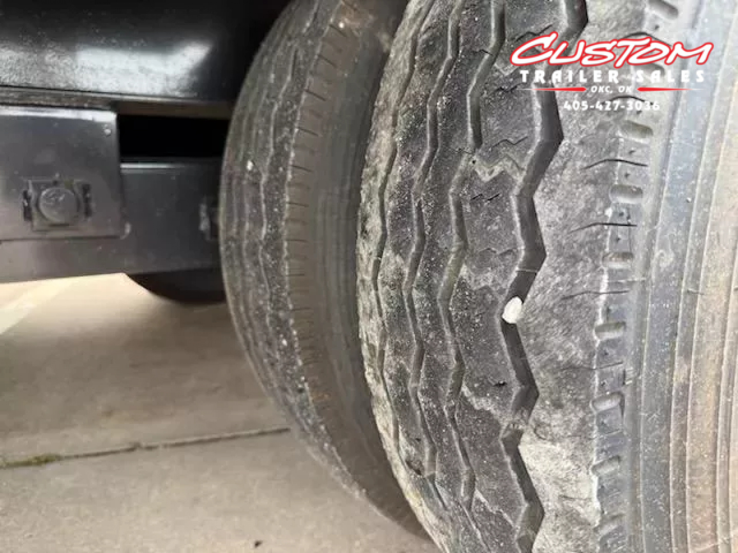 Used #033635 USED 2023 DIAMOND T DTF 40 X 102 DUAL TANDEM 20K STRAIGHT DECK GOOSENECK