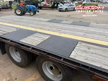 Used #033635 USED 2023 DIAMOND T DTF 40 X 102 DUAL TANDEM 20K STRAIGHT DECK GOOSENECK