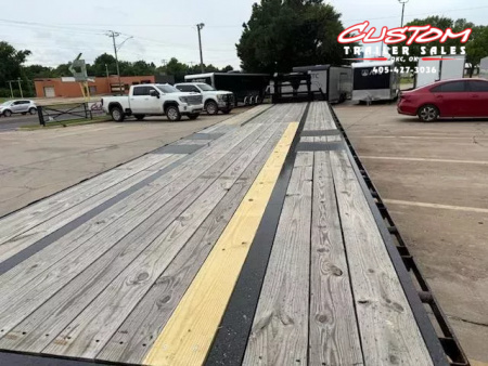 Used #033635 USED 2023 DIAMOND T DTF 40 X 102 DUAL TANDEM 20K STRAIGHT DECK GOOSENECK