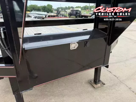 Used #033635 USED 2023 DIAMOND T DTF 40 X 102 DUAL TANDEM 20K STRAIGHT DECK GOOSENECK