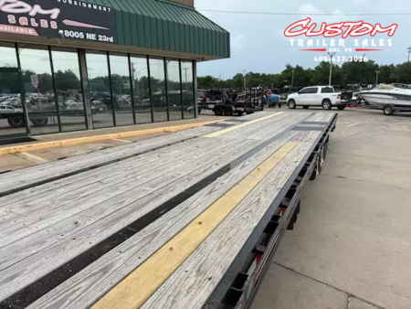 Used #033635 USED 2023 DIAMOND T DTF 40 X 102 DUAL TANDEM 20K STRAIGHT DECK GOOSENECK