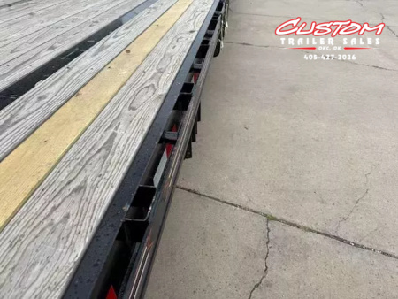 Used #033635 USED 2023 DIAMOND T DTF 40 X 102 DUAL TANDEM 20K STRAIGHT DECK GOOSENECK