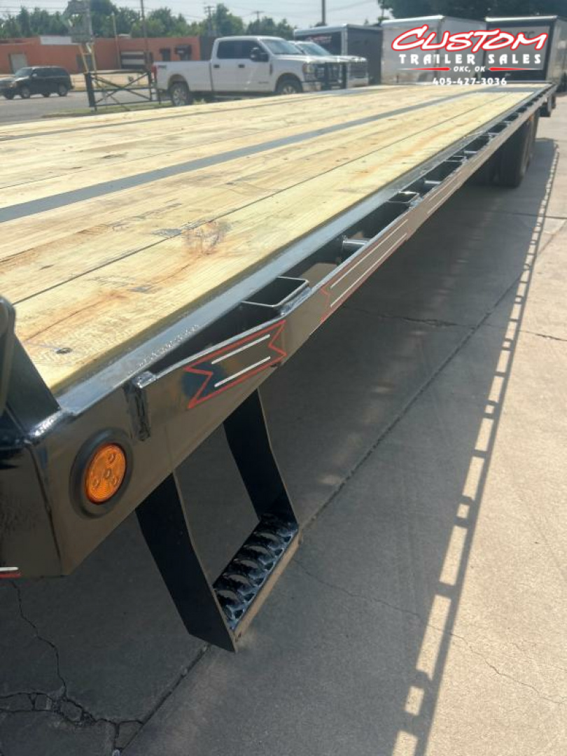 New #034856 2025 DIAMOND T DTF 36 X 102 DUAL TANDEM 20K FLATBED GOOSENECK W/ MAXX RAMPS