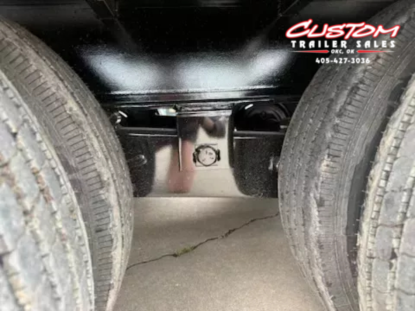 New #036056 2024 DIAMOND T DTF 40 X 102 DUAL TANDEM 24K FLATBED GOOSENECK W/ MAXX RAMPS