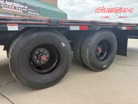 New #036056 2024 DIAMOND T DTF 40 X 102 DUAL TANDEM 24K FLATBED GOOSENECK W/ MAXX RAMPS