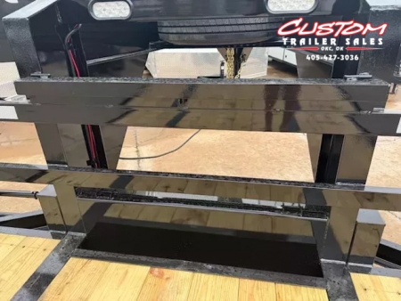 New #036056 2024 DIAMOND T DTF 40 X 102 DUAL TANDEM 24K FLATBED GOOSENECK W/ MAXX RAMPS