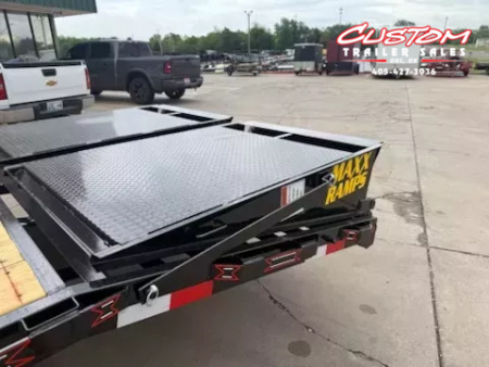 New #036056 2024 DIAMOND T DTF 40 X 102 DUAL TANDEM 24K FLATBED GOOSENECK W/ MAXX RAMPS