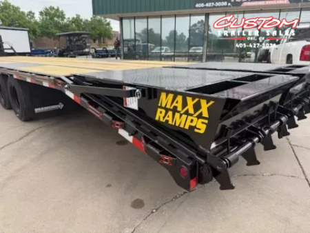 New #036056 2024 DIAMOND T DTF 40 X 102 DUAL TANDEM 24K FLATBED GOOSENECK W/ MAXX RAMPS