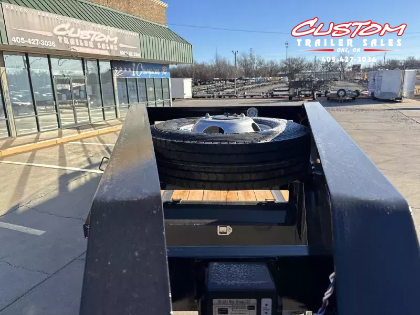 New #037168 2026 DIAMOND T DTF 32 X 102 DUAL TANDEM 20K FLAT BED GOOSENECK W/ MAXX RAMPS