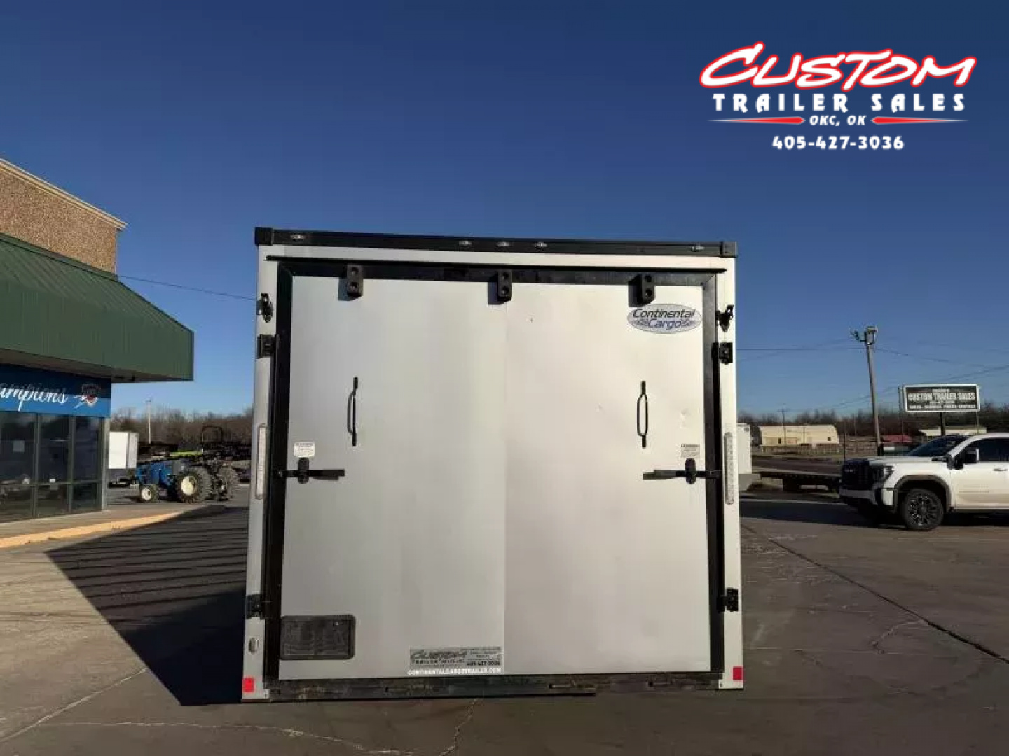 Used #037345 USED 2020 FOREST RIVER TA4 8.5 X 28 TANDEM AXLE ENCLOSED RACE TRAILER