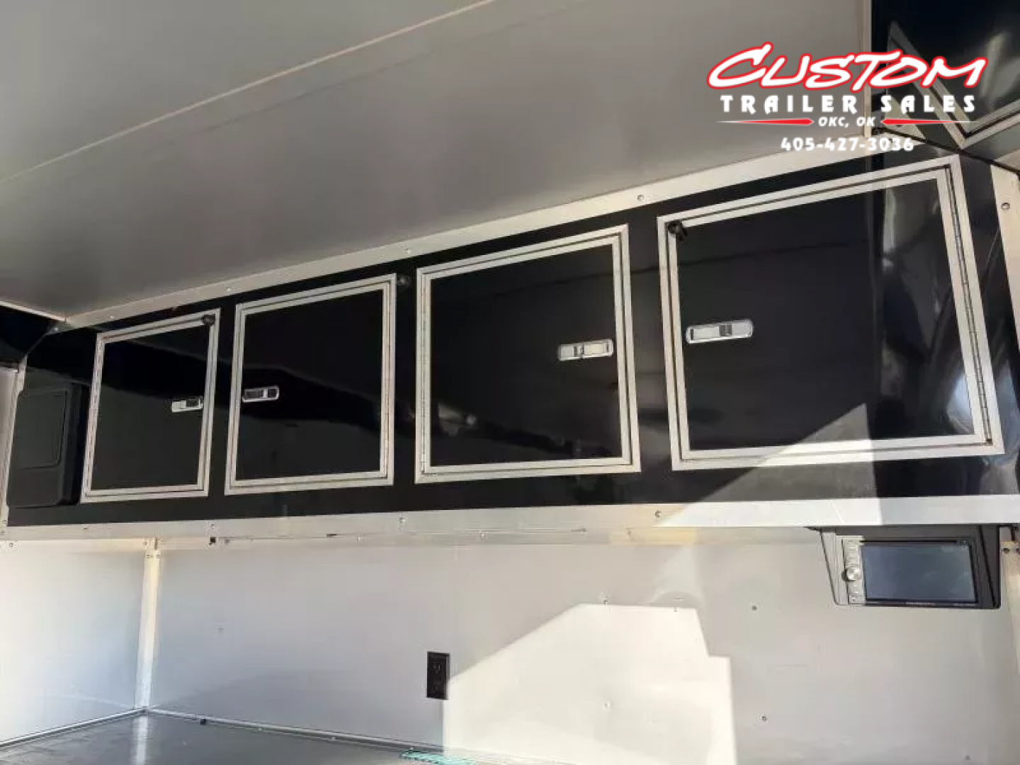 Used #037345 USED 2020 FOREST RIVER TA4 8.5 X 28 TANDEM AXLE ENCLOSED RACE TRAILER