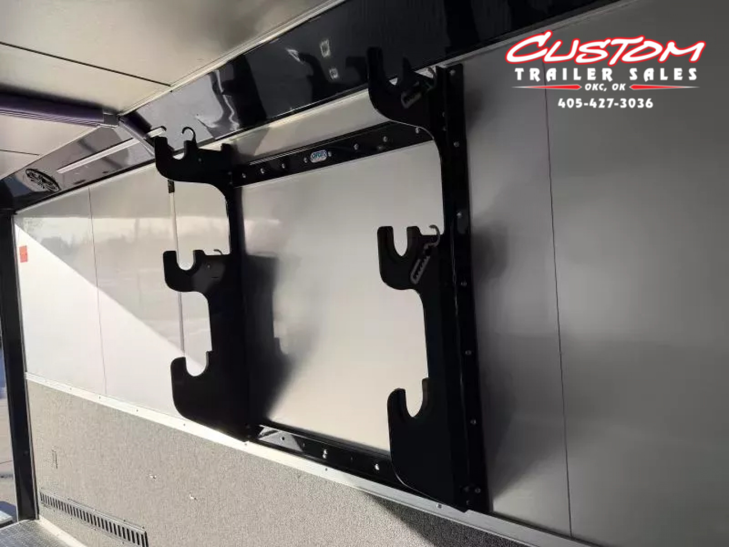 Used #037345 USED 2020 FOREST RIVER TA4 8.5 X 28 TANDEM AXLE ENCLOSED RACE TRAILER