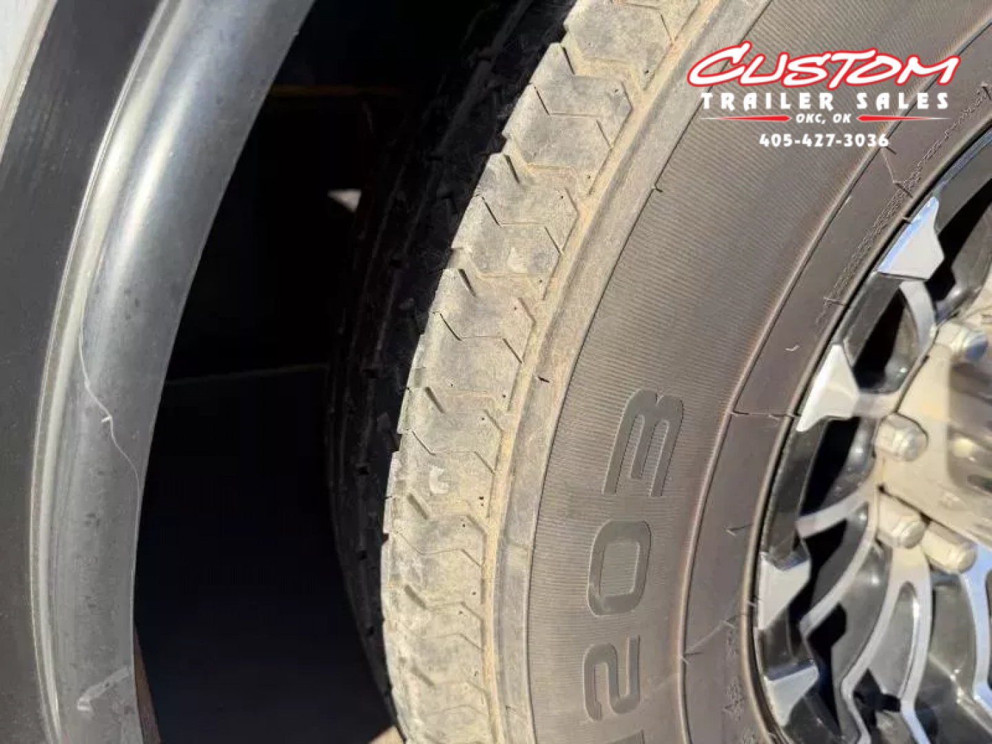 Used #037345 USED 2020 FOREST RIVER TA4 8.5 X 28 TANDEM AXLE ENCLOSED RACE TRAILER