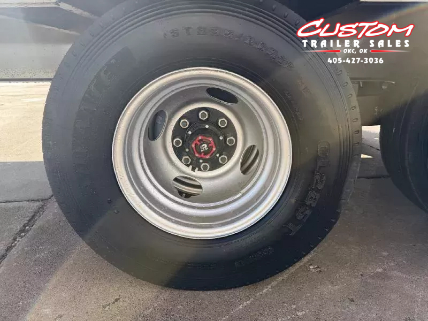 New #037525 2026 DIAMOND T DTF 32 X 102 DUAL TANDEM 20K GOOSENECK W/ MAXX RAMPS