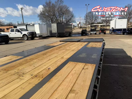 New #037525 2026 DIAMOND T DTF 32 X 102 DUAL TANDEM 20K GOOSENECK W/ MAXX RAMPS