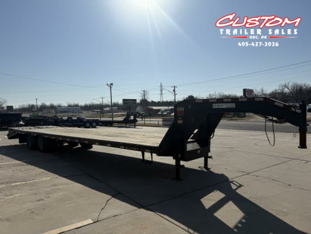 Used #044143 USED 2017 BIG TEX 35 X 102 DUAL TANDEM FLATBED 20K GOOSENECK W/ MAX RAMPS