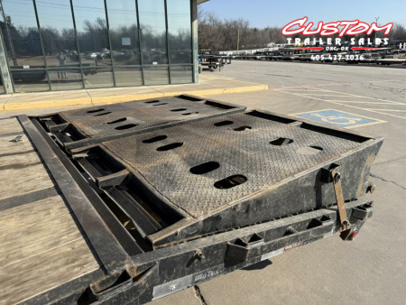 Used #044143 USED 2017 BIG TEX 35 X 102 DUAL TANDEM FLATBED 20K GOOSENECK W/ MAX RAMPS