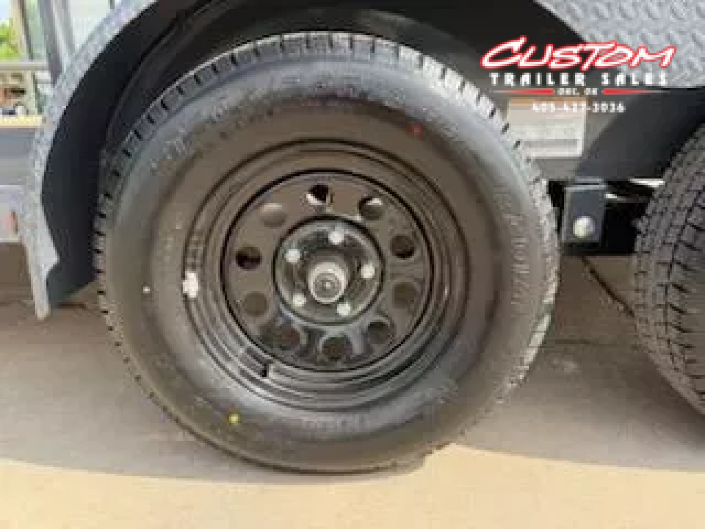 New #142955 2025 LAMAR UC 18 X 83 TANDEM AXLE PIPE TOP 7K UTILITY W/ 2' DOVE & SLIDE IN RAMPS