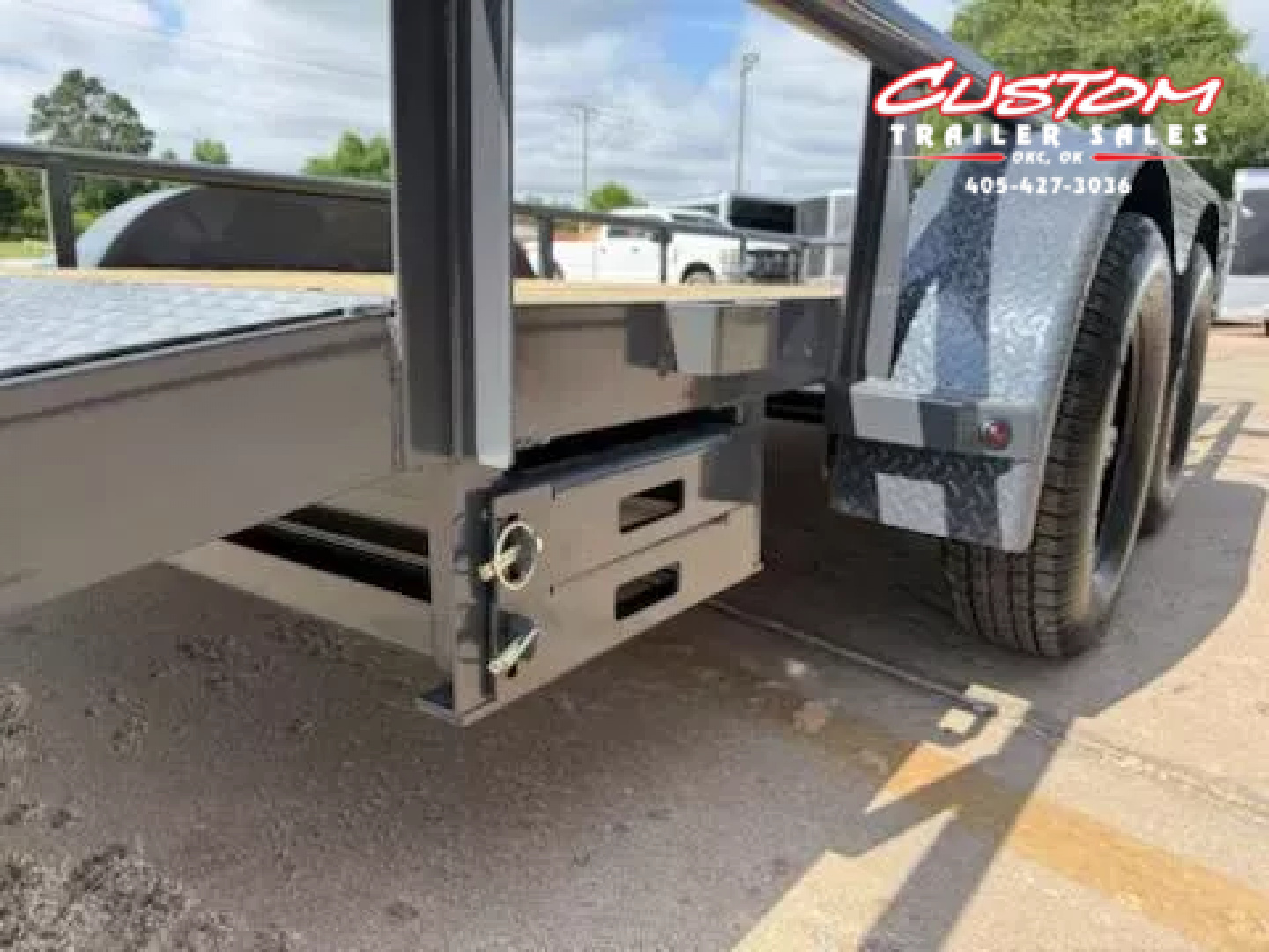 New #142955 2025 LAMAR UC 18 X 83 TANDEM AXLE PIPE TOP 7K UTILITY W/ 2' DOVE & SLIDE IN RAMPS