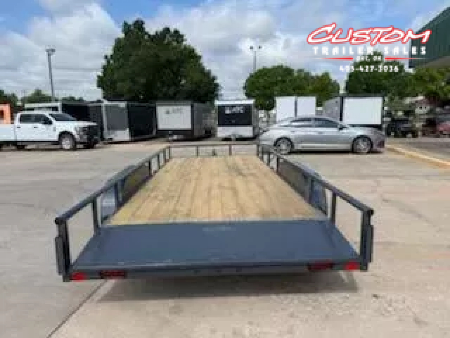 New #142955 2025 LAMAR UC 18 X 83 TANDEM AXLE PIPE TOP 7K UTILITY W/ 2' DOVE & SLIDE IN RAMPS