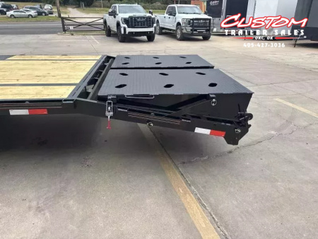 New #144894 2026 MP CUSTOMS 40 X 102 TANDEM AXLE 14K FLATBED GOOSENECK W/ MAXX RAMPS
