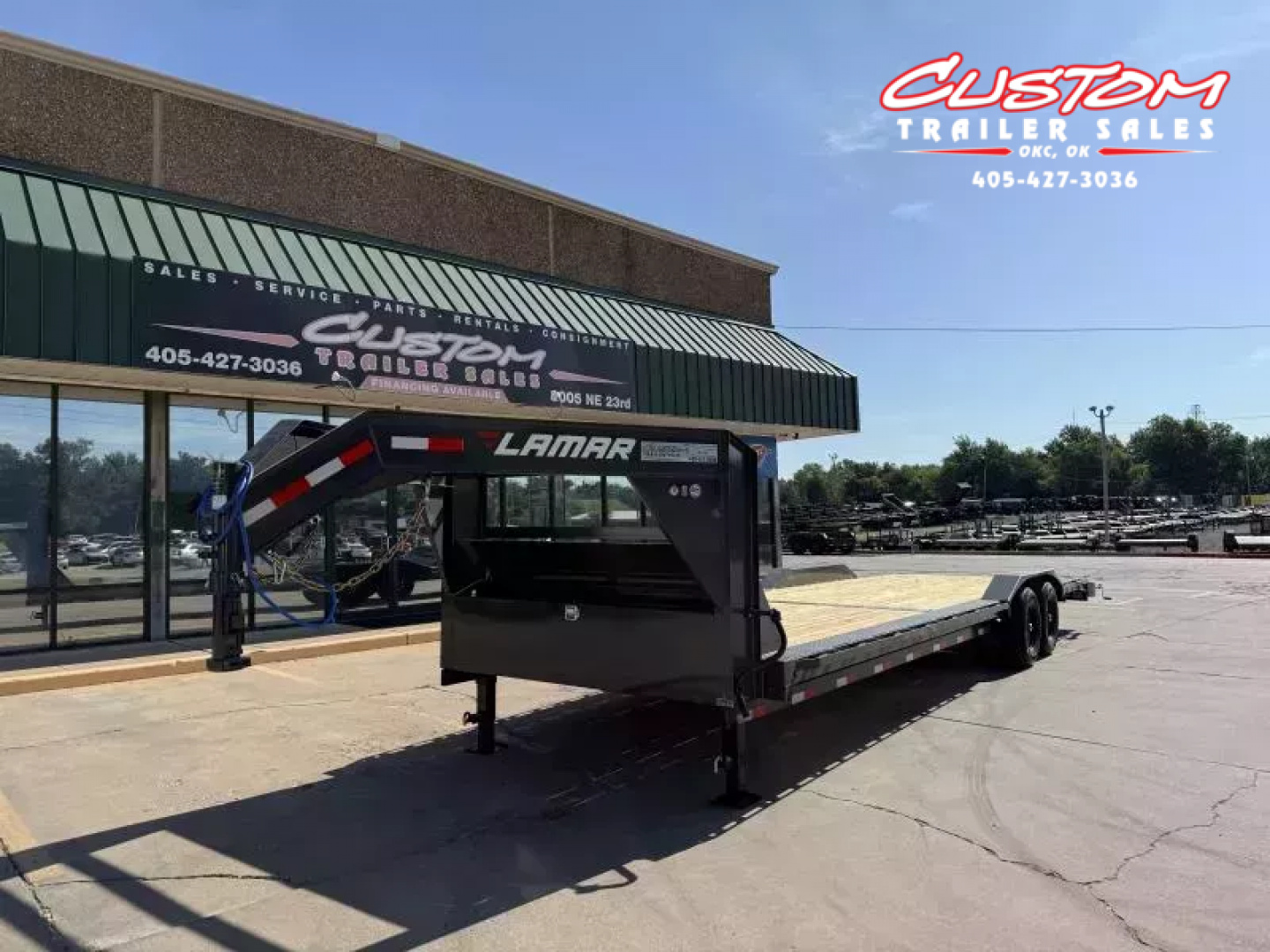 New #150986 2026 LAMAR H8 28 X 102  TANDEM AXLE 14K EQUIPMENT GOOSENECK W/ SLIDE IN RAMPS
