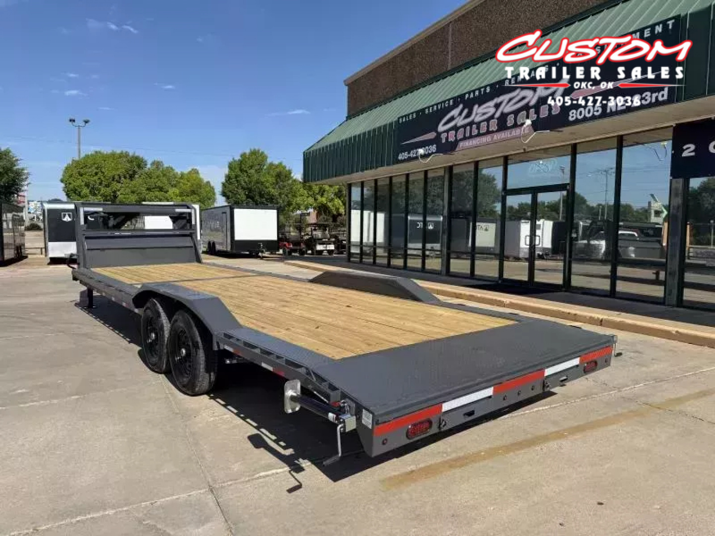 New #150986 2026 LAMAR H8 28 X 102  TANDEM AXLE 14K EQUIPMENT GOOSENECK W/ SLIDE IN RAMPS