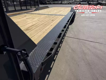 New #150986 2026 LAMAR H8 28 X 102  TANDEM AXLE 14K EQUIPMENT GOOSENECK W/ SLIDE IN RAMPS