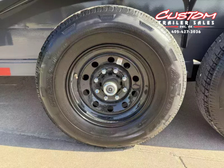 New #150986 2026 LAMAR H8 28 X 102  TANDEM AXLE 14K EQUIPMENT GOOSENECK W/ SLIDE IN RAMPS