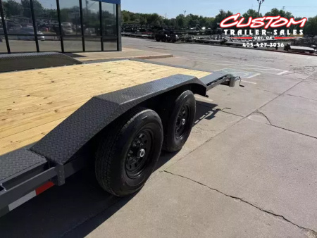 New #150986 2026 LAMAR H8 28 X 102  TANDEM AXLE 14K EQUIPMENT GOOSENECK W/ SLIDE IN RAMPS