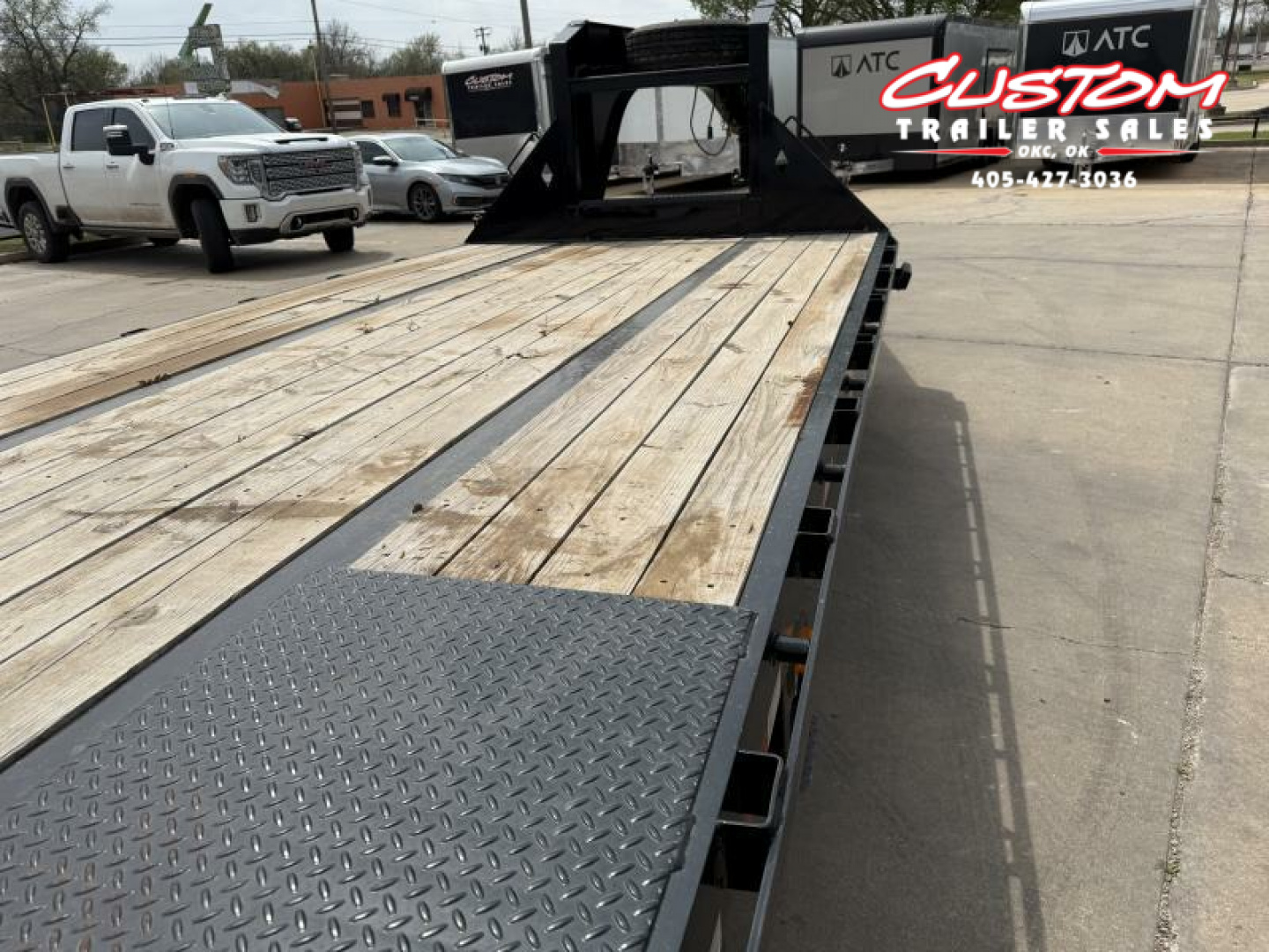 Used #242638 USED 2021 DIAMOND C FMAX210 25 X 102 DUAL TANDEM AXLE 20K FLATBED GOOSENECK W/ MAX RAMPS