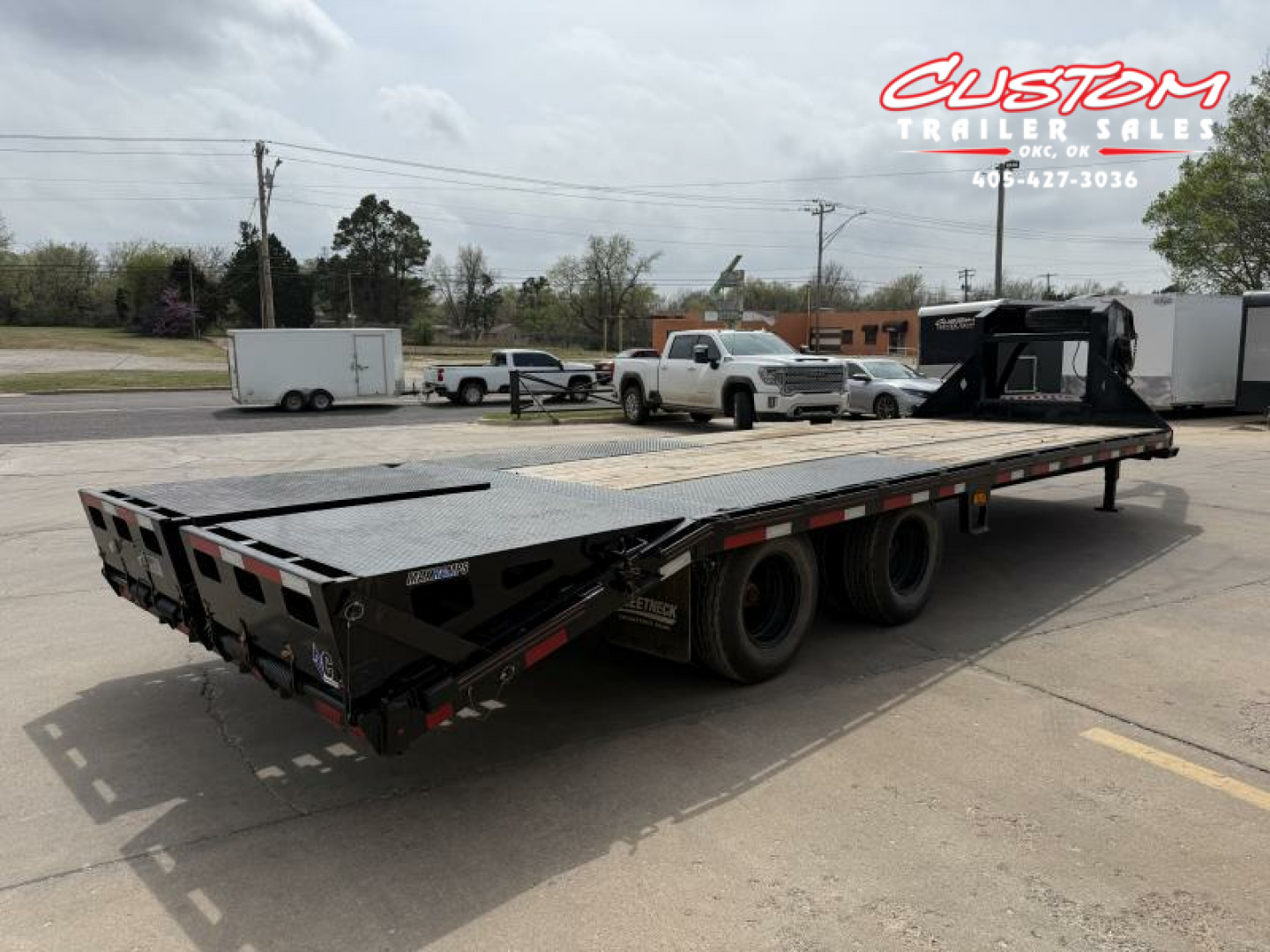 Used #242638 USED 2021 DIAMOND C FMAX210 25 X 102 DUAL TANDEM AXLE 20K FLATBED GOOSENECK W/ MAX RAMPS