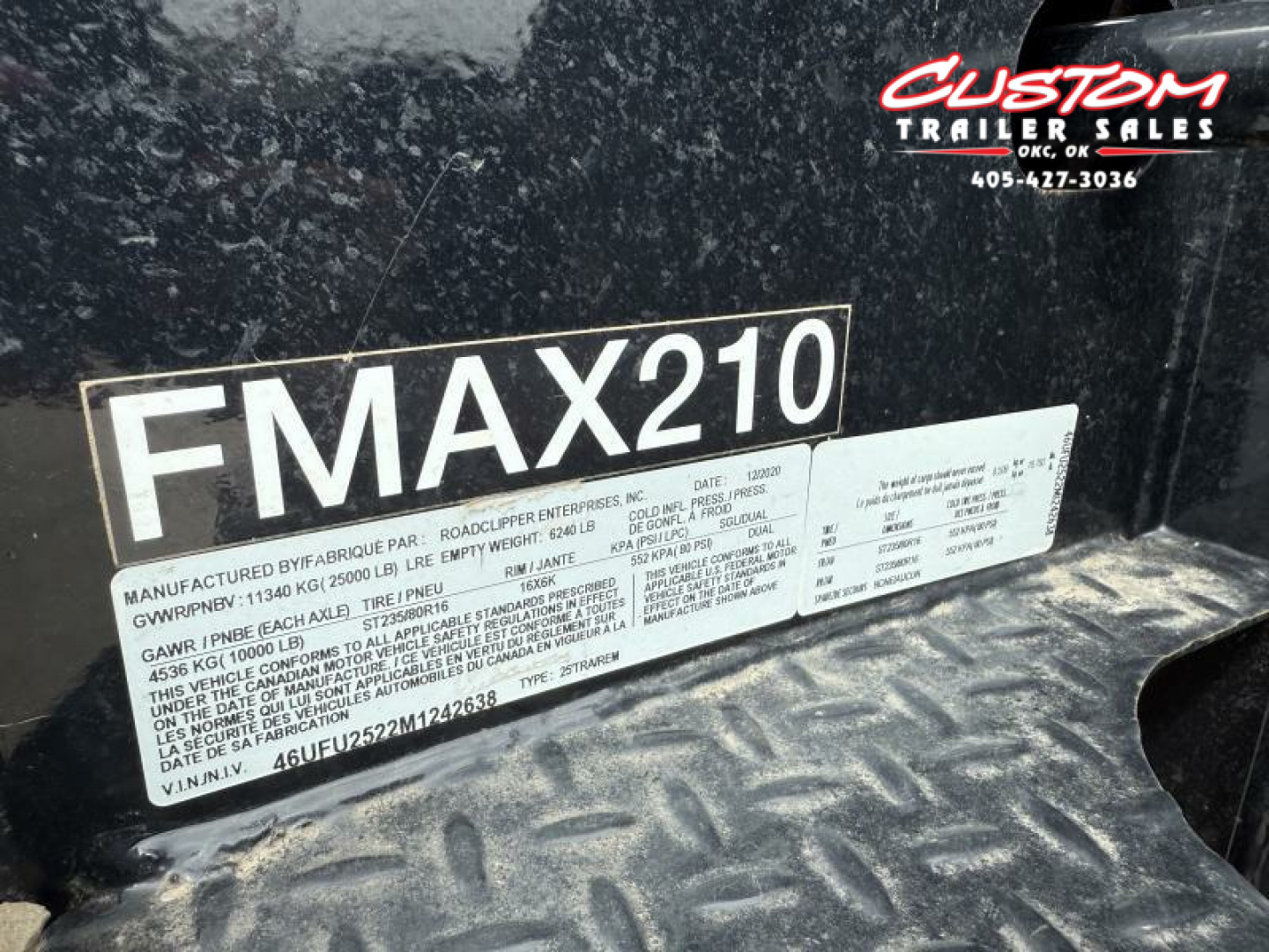 Used #242638 USED 2021 DIAMOND C FMAX210 25 X 102 DUAL TANDEM AXLE 20K FLATBED GOOSENECK W/ MAX RAMPS
