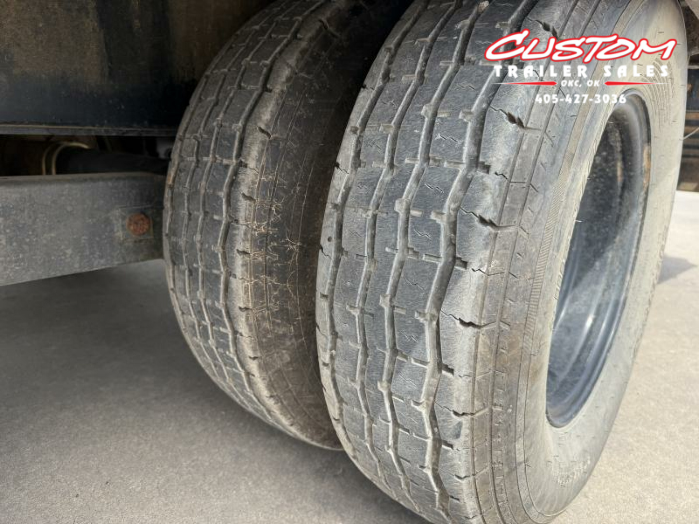 Used #242638 USED 2021 DIAMOND C FMAX210 25 X 102 DUAL TANDEM AXLE 20K FLATBED GOOSENECK W/ MAX RAMPS