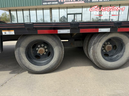 Used #242638 USED 2021 DIAMOND C FMAX210 25 X 102 DUAL TANDEM AXLE 20K FLATBED GOOSENECK W/ MAX RAMPS
