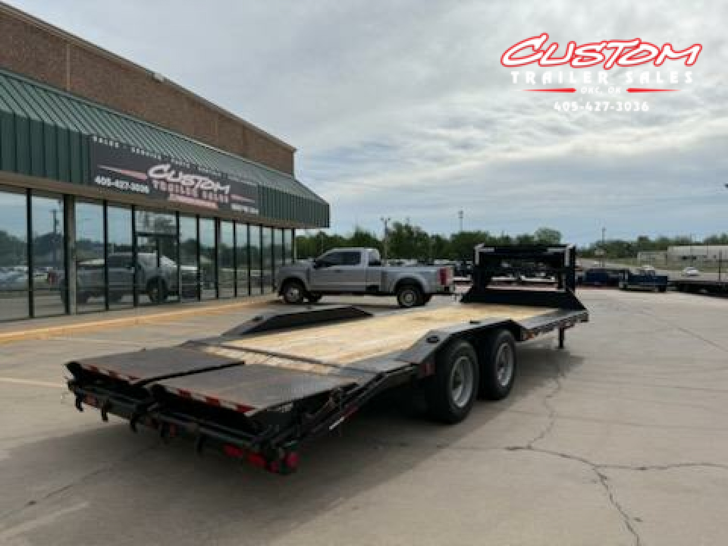 Used #317165 USED 2020 PJ TRAILERS H7 24 X 102 TANDEM AXLE SUPER SINGLE 20K GOOSENECK EQUIPMENT TRAILER