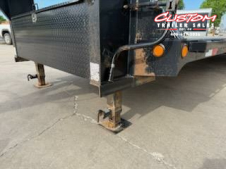 Used #317165 USED 2020 PJ TRAILERS H7 24 X 102 TANDEM AXLE SUPER SINGLE 20K GOOSENECK EQUIPMENT TRAILER