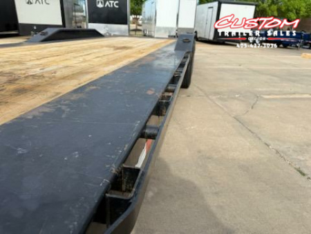 Used #317165 USED 2020 PJ TRAILERS H7 24 X 102 TANDEM AXLE SUPER SINGLE 20K GOOSENECK EQUIPMENT TRAILER