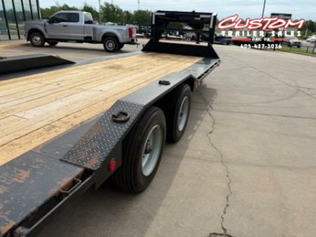 Used #317165 USED 2020 PJ TRAILERS H7 24 X 102 TANDEM AXLE SUPER SINGLE 20K GOOSENECK EQUIPMENT TRAILER