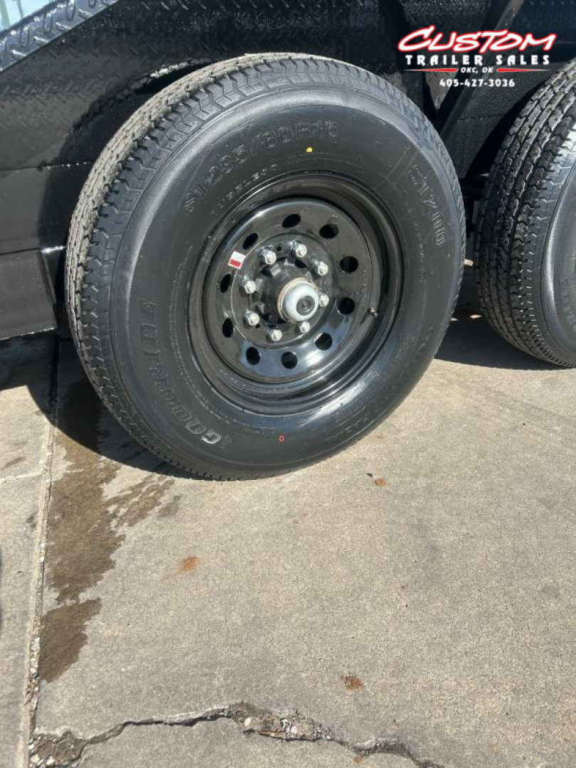 New #346196 2025 LOAD TRAIL CH 22 X 102 TANDEM AXLE 14K EQUIPMENT HAULER W/ SLIDE IN RAMPS