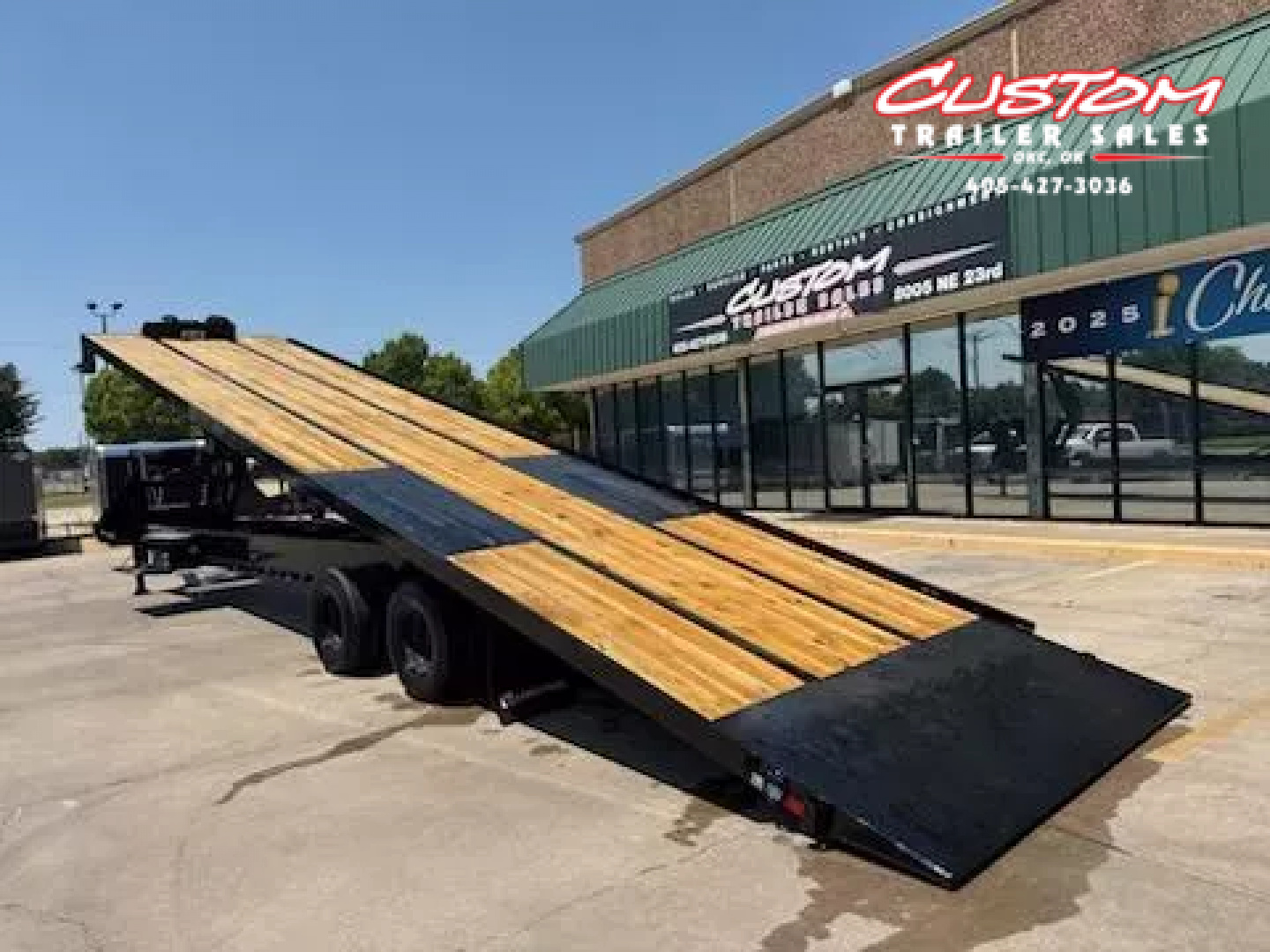 New #364489 2026 LOAD TRAIL GT 40 X 102 DUAL TANDEM FULL TILT CONTAINER TRAILER FLATBED GOOSENECK W/ HYD. JACKS & 18,000LB WINCH PACKAGE