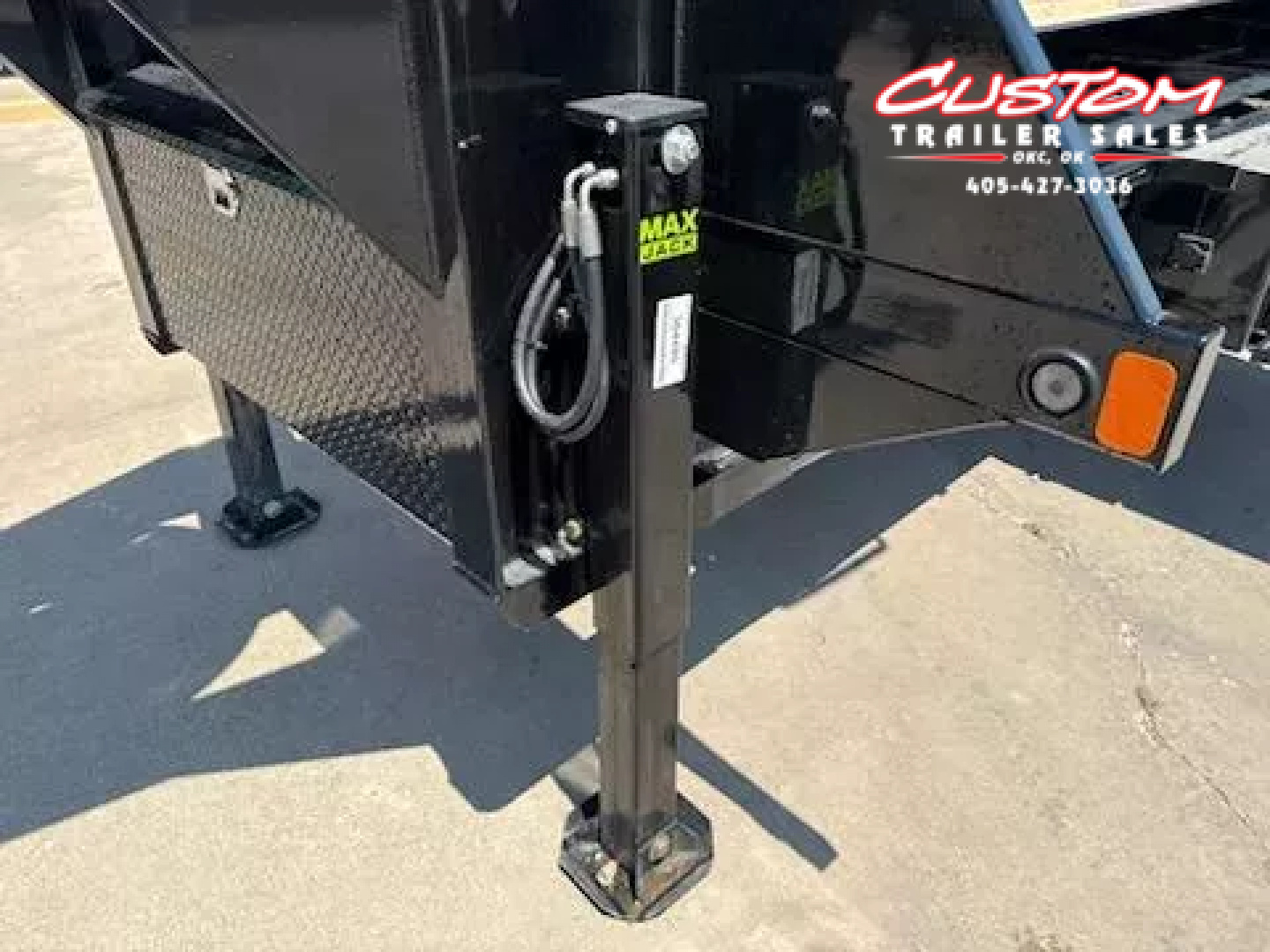 New #364489 2026 LOAD TRAIL GT 40 X 102 DUAL TANDEM FULL TILT CONTAINER TRAILER FLATBED GOOSENECK W/ HYD. JACKS & 18,000LB WINCH PACKAGE