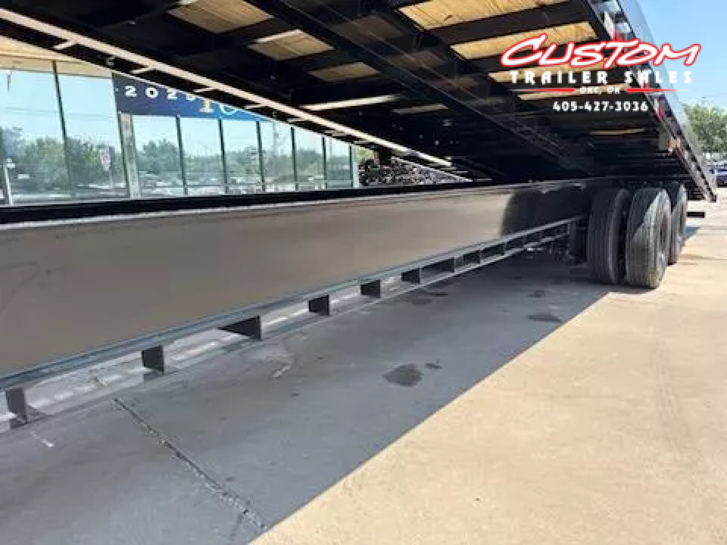 New #364489 2026 LOAD TRAIL GT 40 X 102 DUAL TANDEM FULL TILT CONTAINER TRAILER FLATBED GOOSENECK W/ HYD. JACKS & 18,000LB WINCH PACKAGE