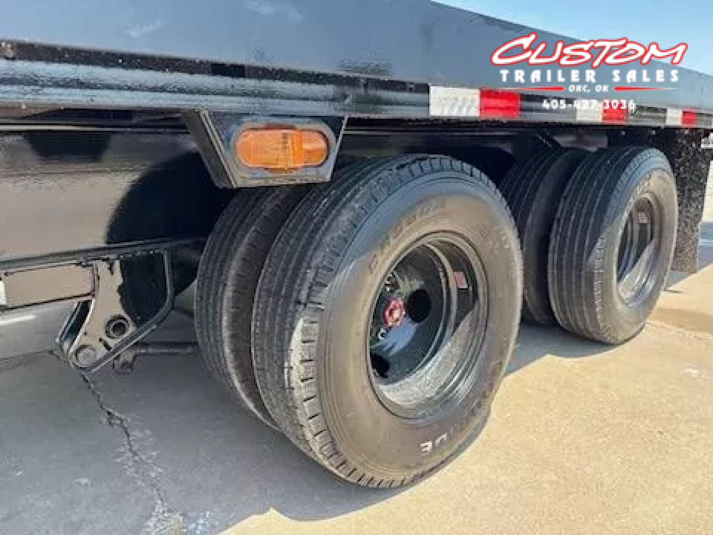 New #364489 2026 LOAD TRAIL GT 40 X 102 DUAL TANDEM FULL TILT CONTAINER TRAILER FLATBED GOOSENECK W/ HYD. JACKS & 18,000LB WINCH PACKAGE