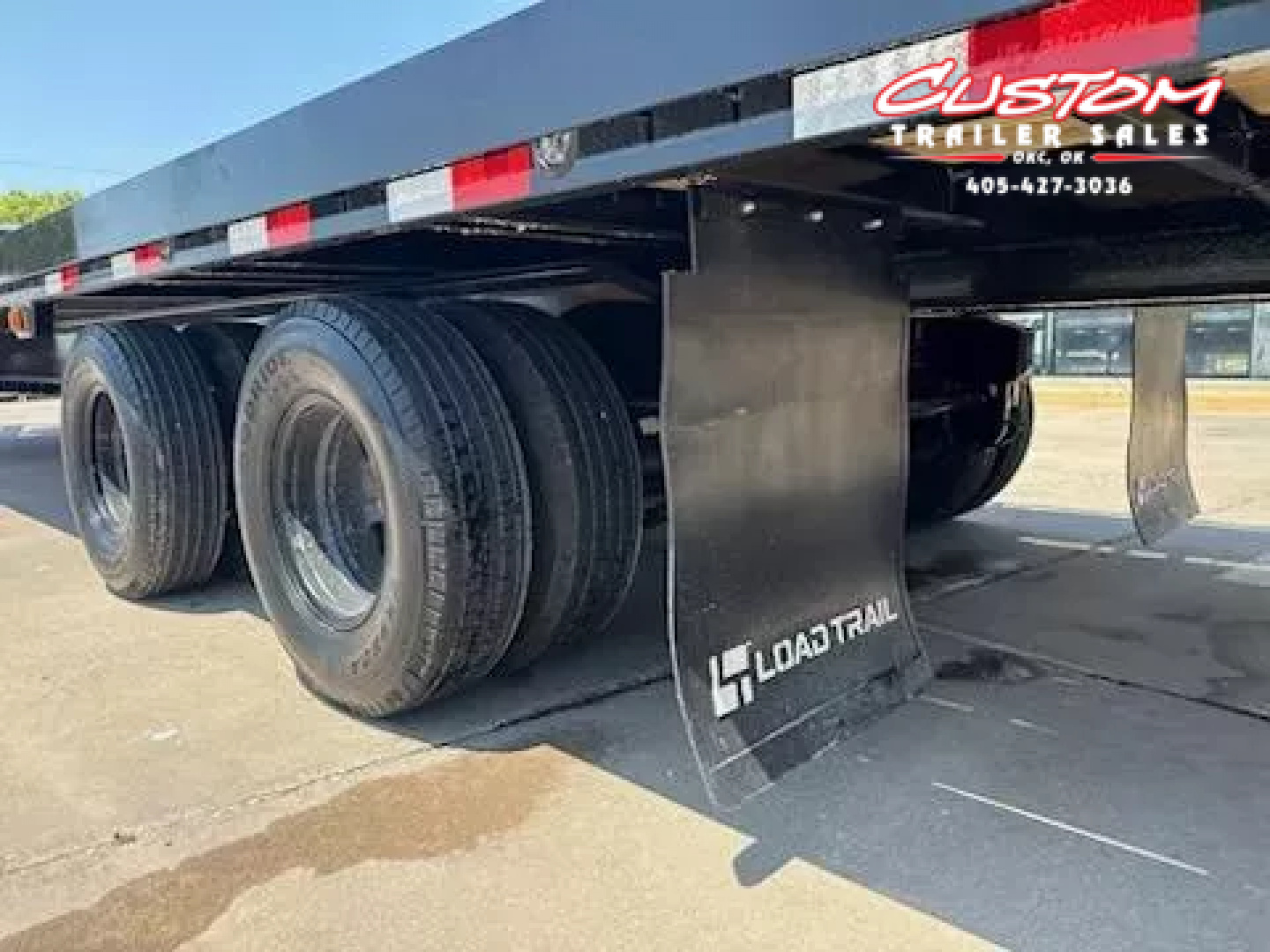 New #364489 2026 LOAD TRAIL GT 40 X 102 DUAL TANDEM FULL TILT CONTAINER TRAILER FLATBED GOOSENECK W/ HYD. JACKS & 18,000LB WINCH PACKAGE